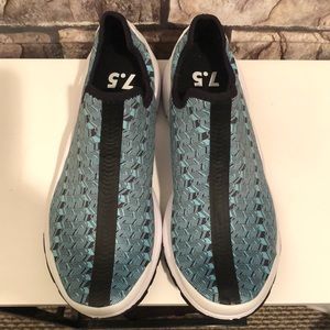 Nike Sneakers Unisex Women’s 9.5, Men’s 7.5